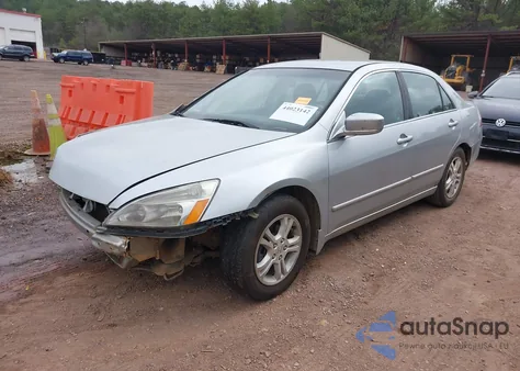 2006 Honda Accord 2.4 Lx z USA, uszkodzony, nr VIN 3HGCM56406G710059